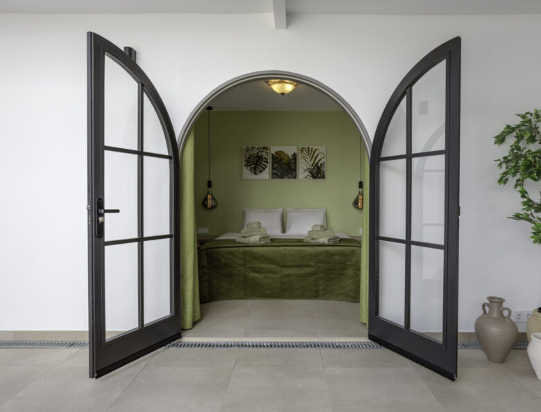 Finals Patio Guest Room - Patio GR 1